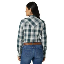 Women's Wrangler Essential Snap Front Shirt #112327184 -Cowgirl Fit Sales Store 1e56290c7ba011fde3abb36552e4d3c4