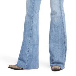 Women's Ariat R.E.A.L. High Rise Alondra Flare Jean #10039600 8 Women's Ariat R.E.A.L. High Rise Alondra Flare Jean #10039600 -Cowgirl Fit Sales Store bc120c23cccf39f37edffd75e3b85a45